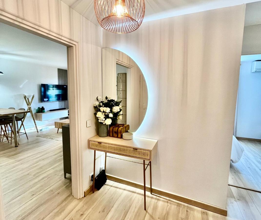 Magnifique 2 Chambres Terrasse Et Parking Saint-Tropez Exterior photo
